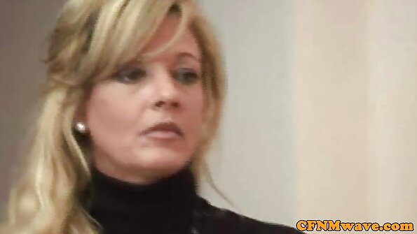 Λεπτό όμορφο μιλφ καλαμποκάλευρο καλό